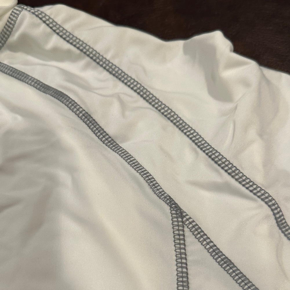 White Short Sleeve Rash Guard - Picture 4 of 4
